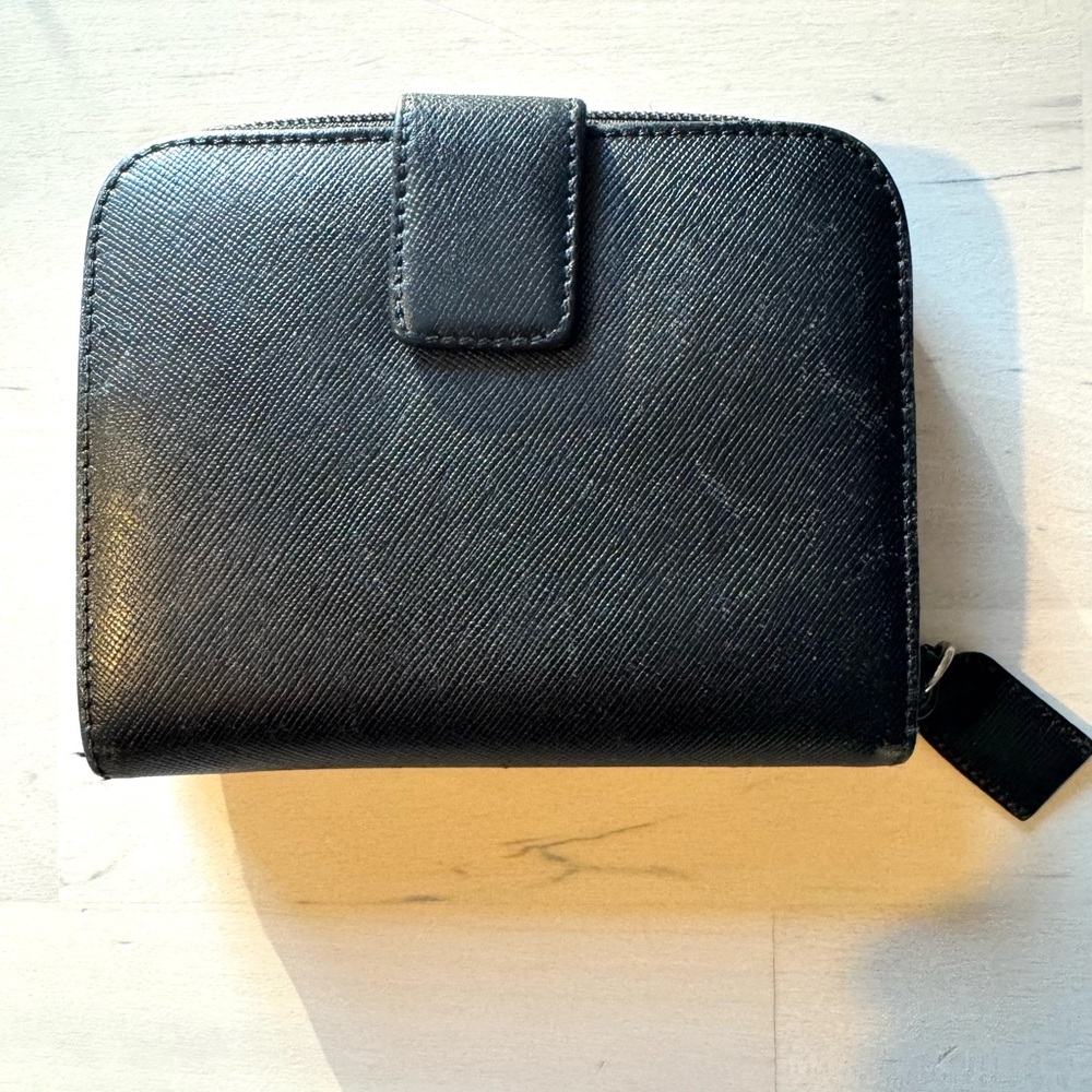 Prada Wallet - Picture 4 of 9